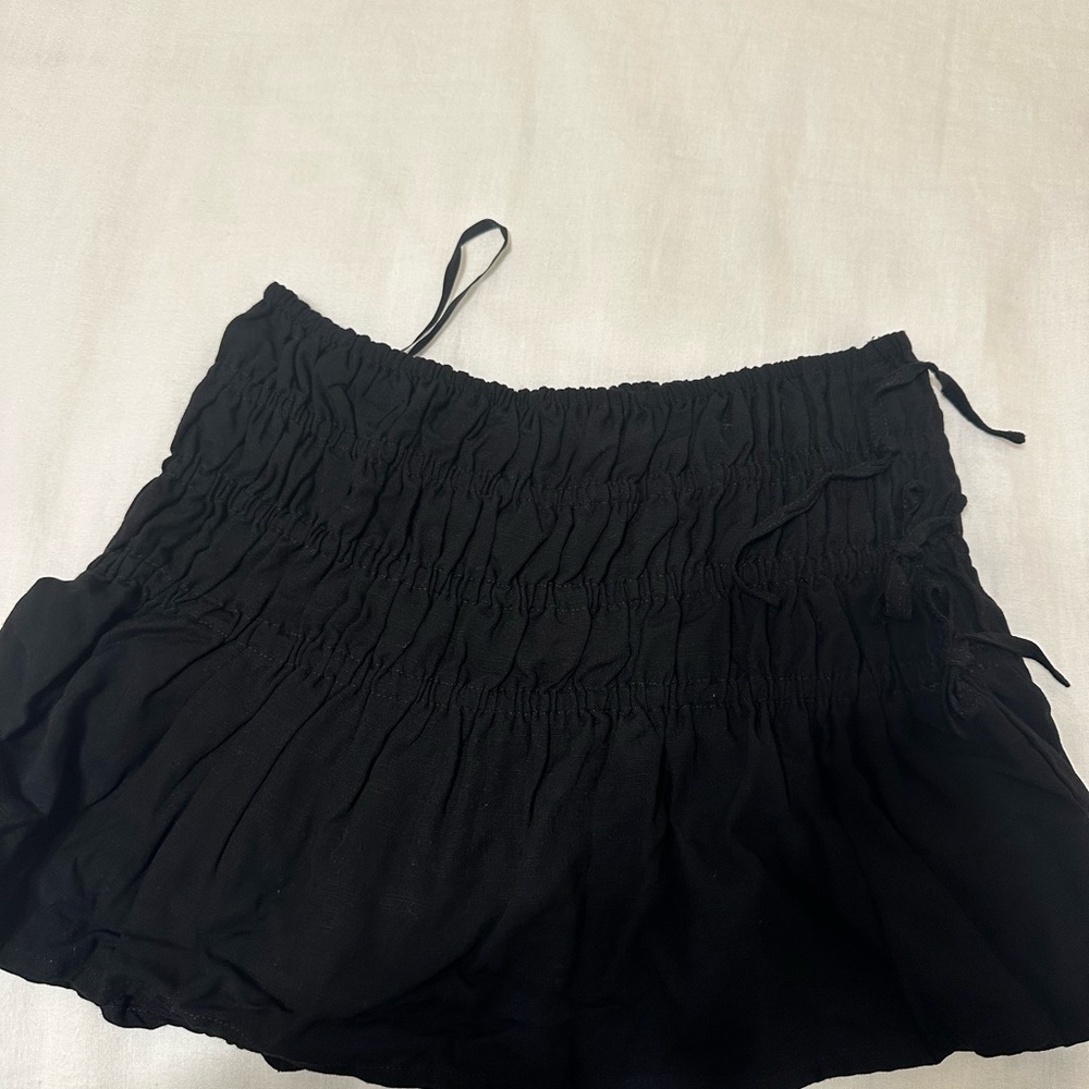Motel Black Skirt